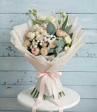 Букет цветов из:  Розы и Лизиантусы в Кирове