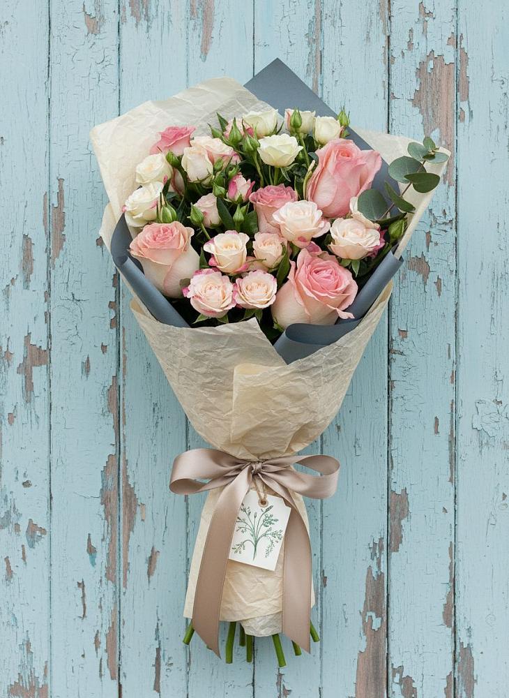 Букет цветов из: Розы в Кирове