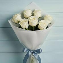Букет 7 Белых роз Эдлесс Лав в Кирове