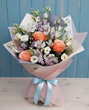 Букет цветов из:  Лизиантусы, Розы, Альстромерии и Гипсофила в Кирове