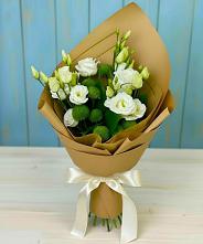 Букет цветов из:  Хризантемы и Лизиантусы в Кирове