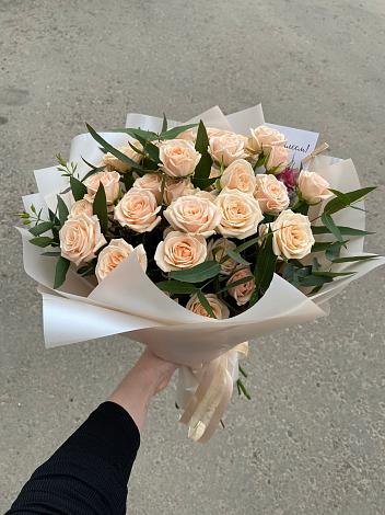 Букет Кремовые розы Латте в Кирове