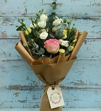 Букет цветов из:  Розы и Лизиантусы в Кирове